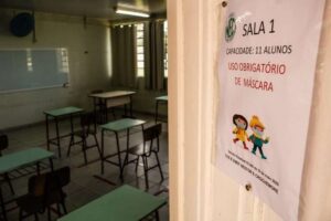 Projeto proíbe suspensão de aulas presenciais mesmo durante pandemia  Fonte: Agência Câmara de Notícias